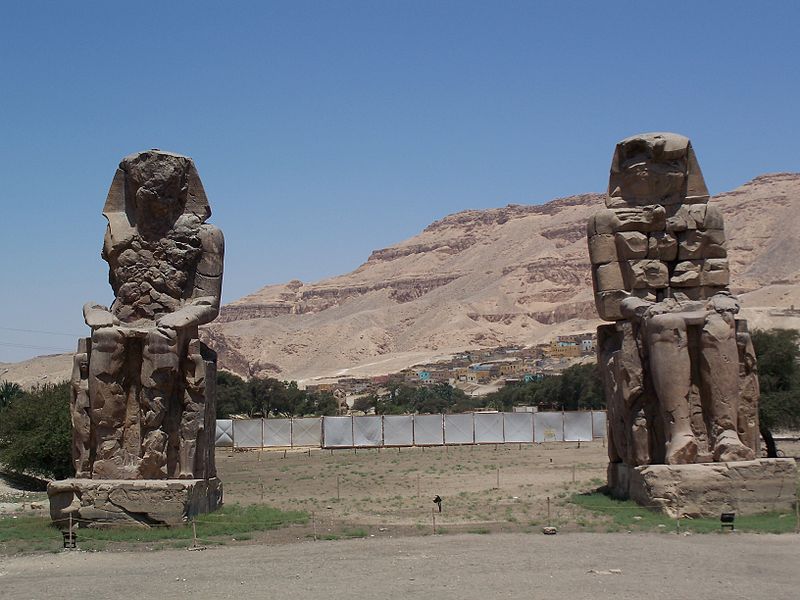 800px-Colossi_of_Memnon