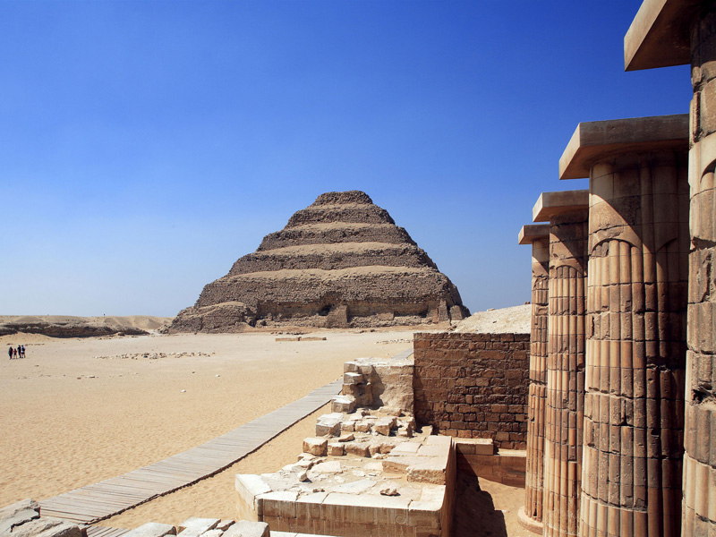 Cairo-Saqqara-pyramid-and-ruins1